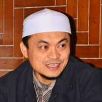 Dr. Yulizar Djamaludin Sanrego, M.Ec.